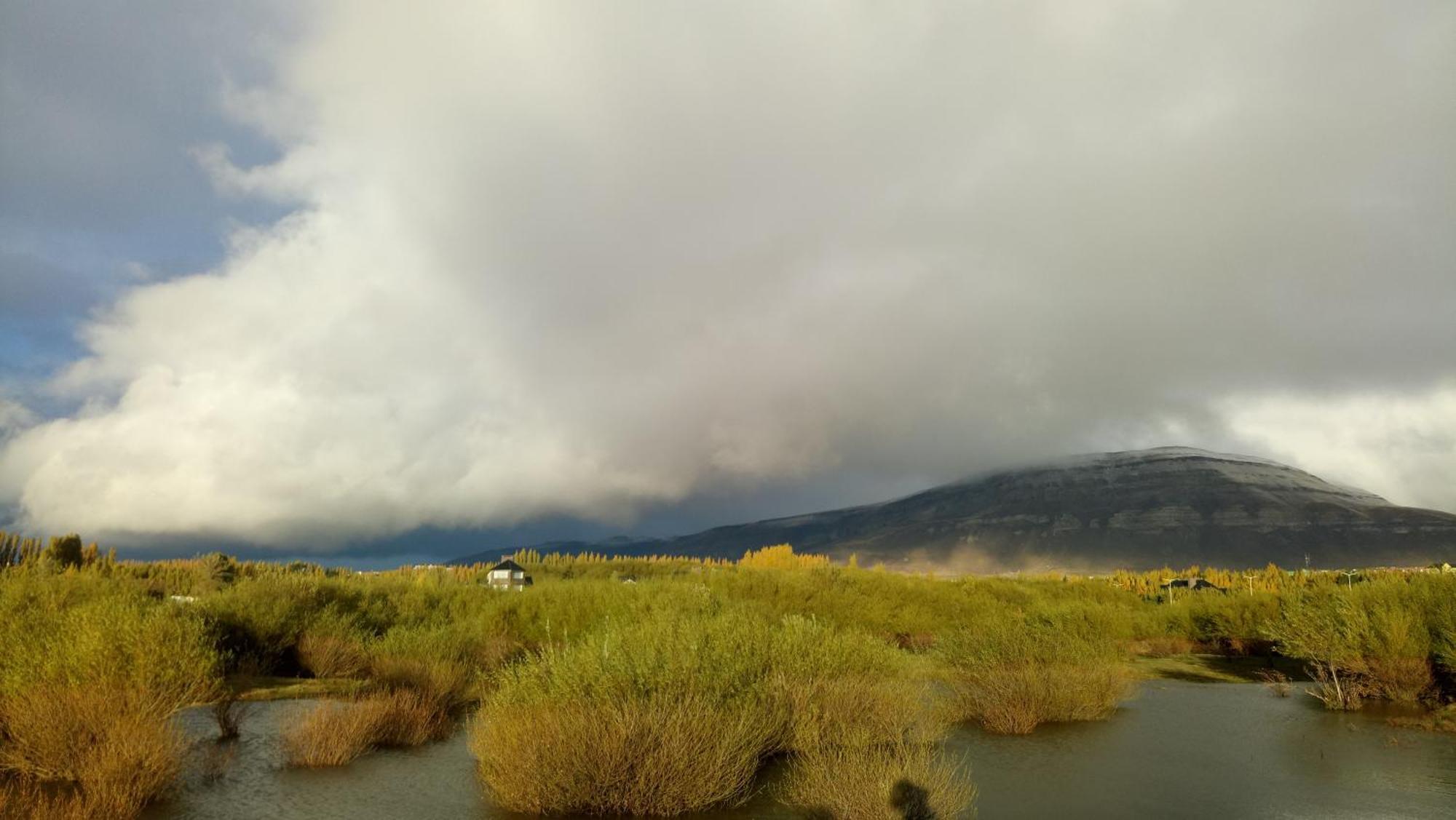 Hostel Aves Del Lago El Calafate Buitenkant foto